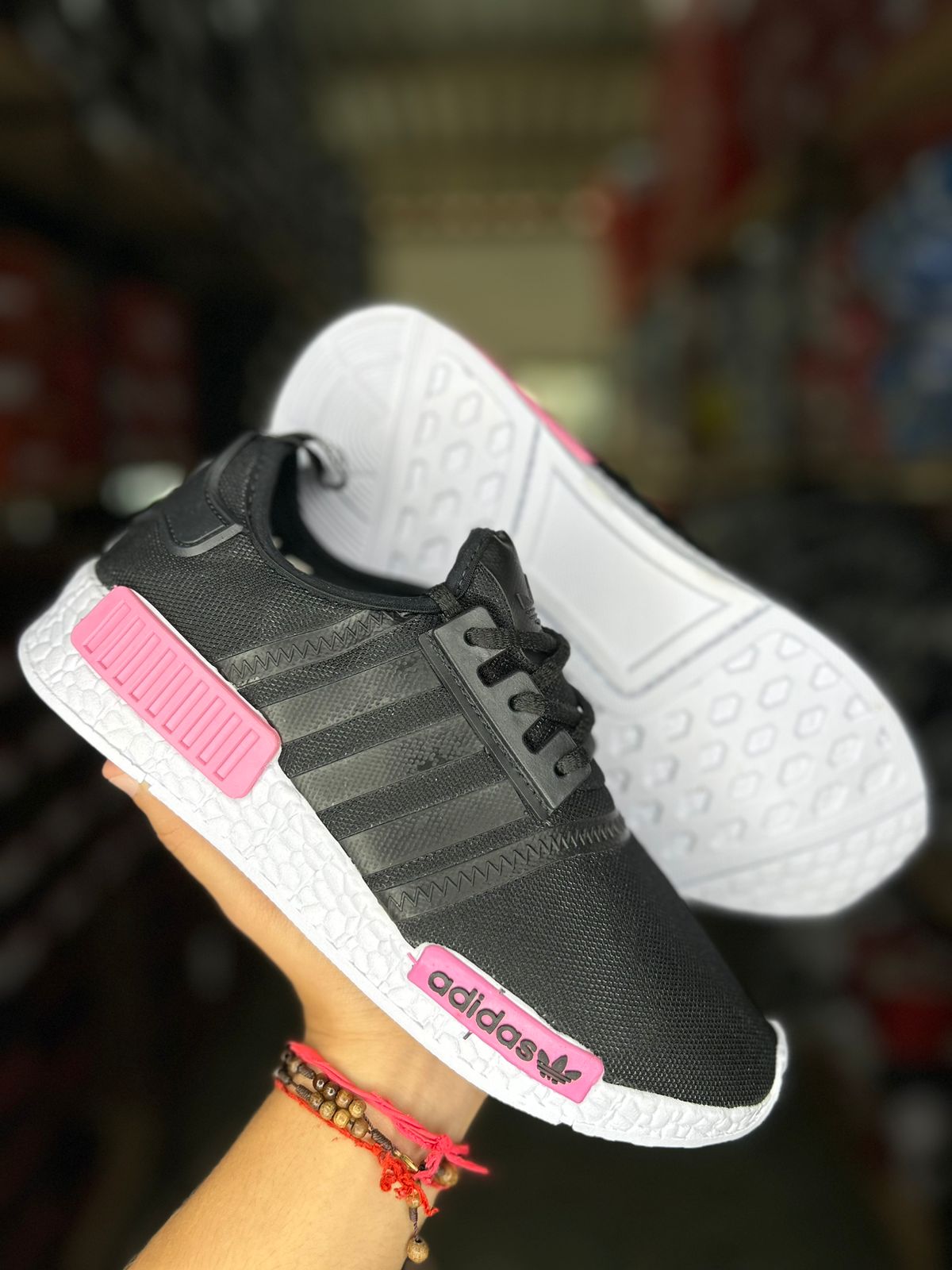Tênis NMD Feminino Adidas Preto/Rosa