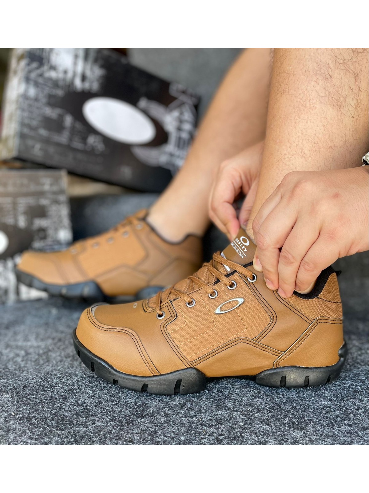 Tênis Botinha Halftrack Low Masculino Oakley Caramelo
