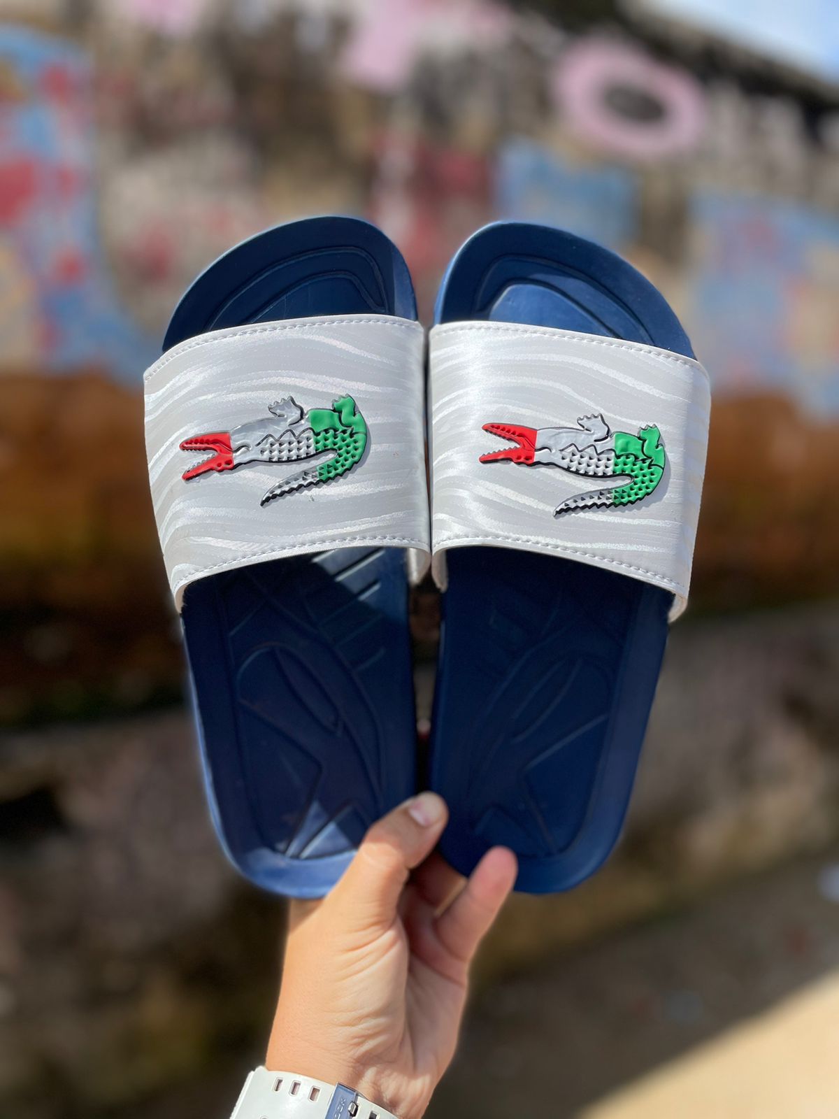 Chinelo Slide Lacoste em EVA Croco Azul Marinho