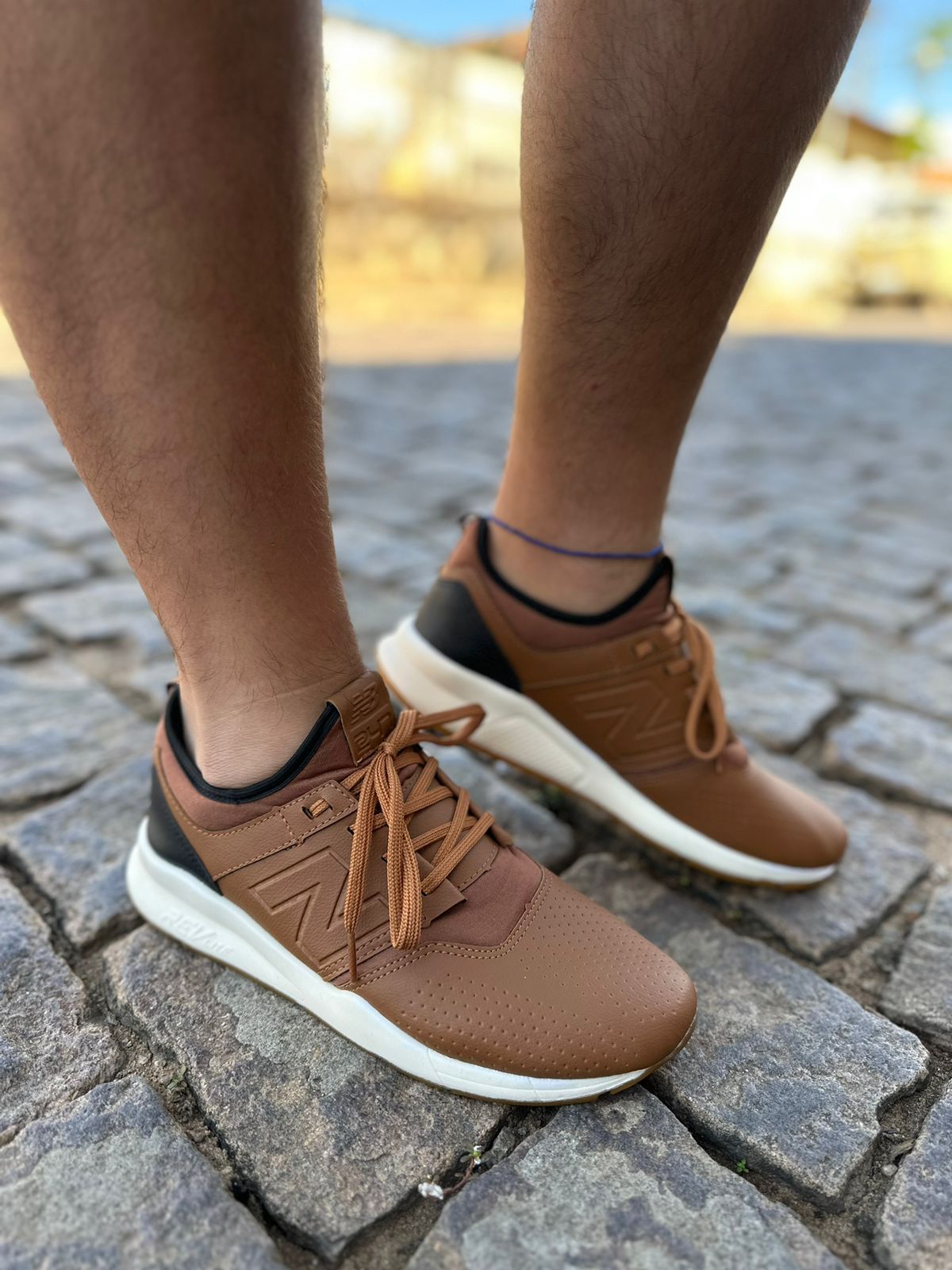 Tênis 247 LUXE Masculino New Balance Caramelo